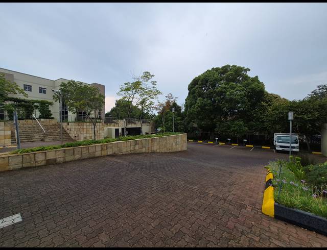 1,013M² OFFICE TO LET IN ILLOVO